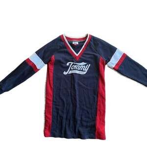 Tommy Hilfiger Jeans V-neck Sweater Big Spell Out size M